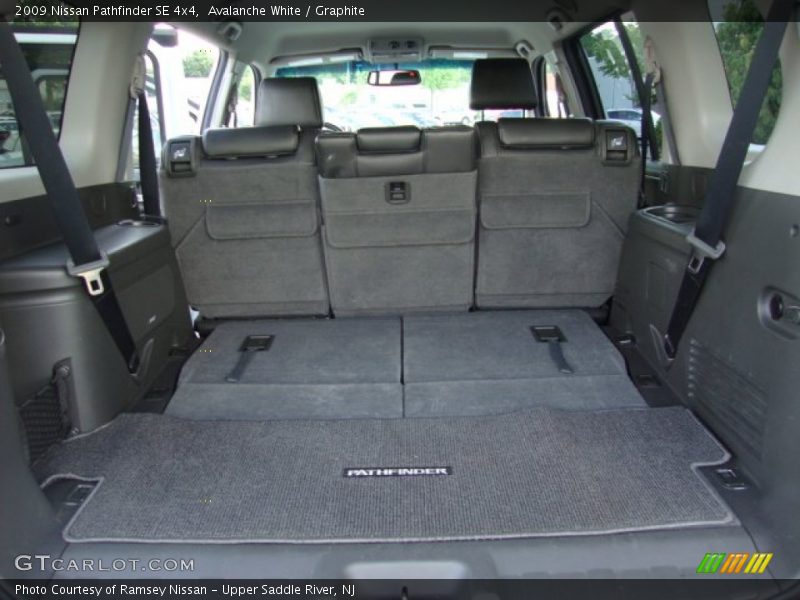 Avalanche White / Graphite 2009 Nissan Pathfinder SE 4x4