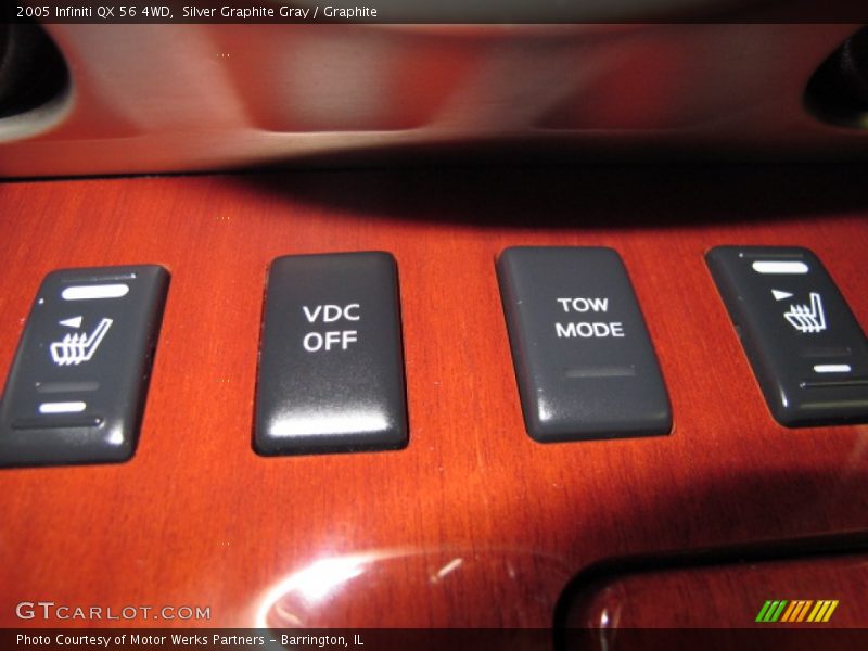 Controls of 2005 QX 56 4WD