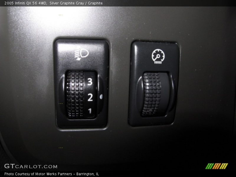 Silver Graphite Gray / Graphite 2005 Infiniti QX 56 4WD