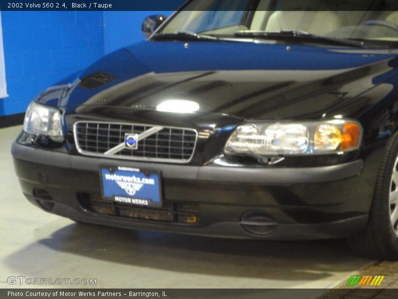 Black / Taupe 2002 Volvo S60 2.4