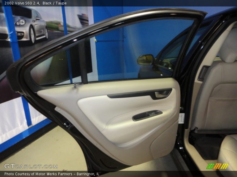 Black / Taupe 2002 Volvo S60 2.4