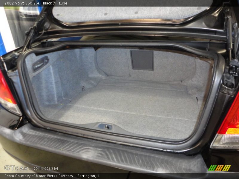 Black / Taupe 2002 Volvo S60 2.4