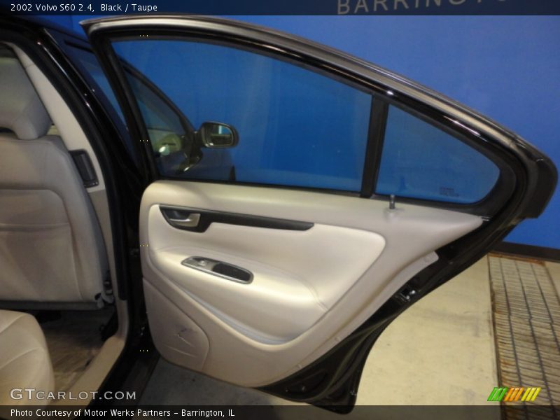Black / Taupe 2002 Volvo S60 2.4