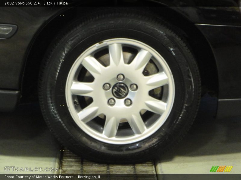 Black / Taupe 2002 Volvo S60 2.4