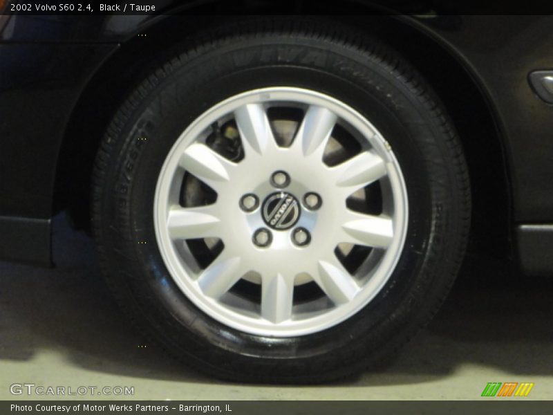 Black / Taupe 2002 Volvo S60 2.4