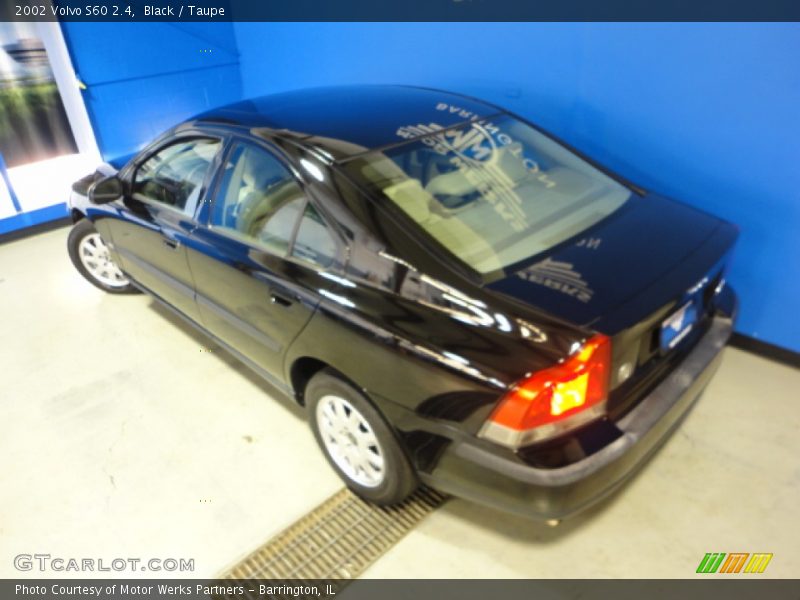 Black / Taupe 2002 Volvo S60 2.4