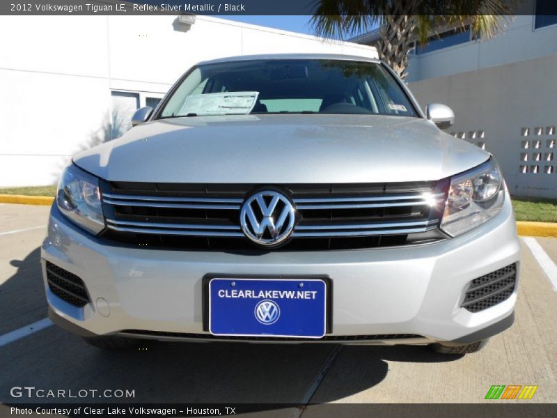 Reflex Silver Metallic / Black 2012 Volkswagen Tiguan LE