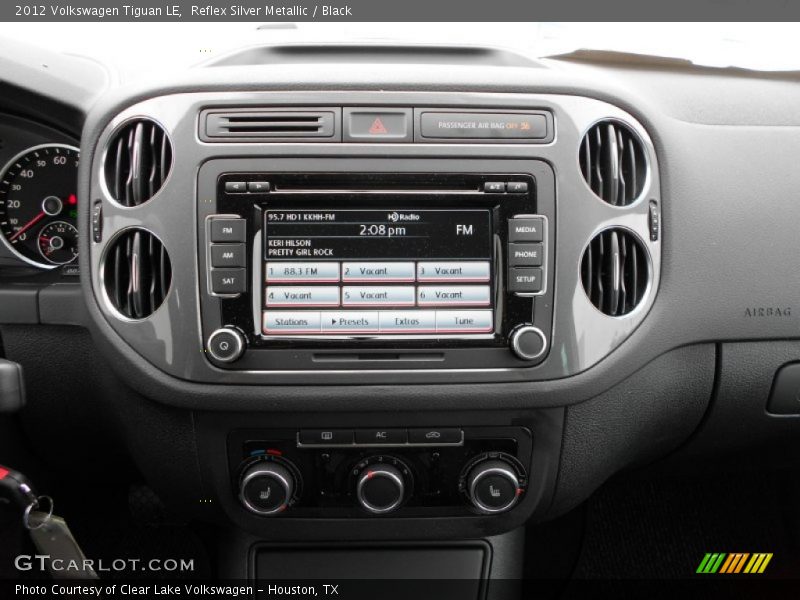 Controls of 2012 Tiguan LE