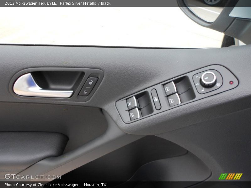 Controls of 2012 Tiguan LE