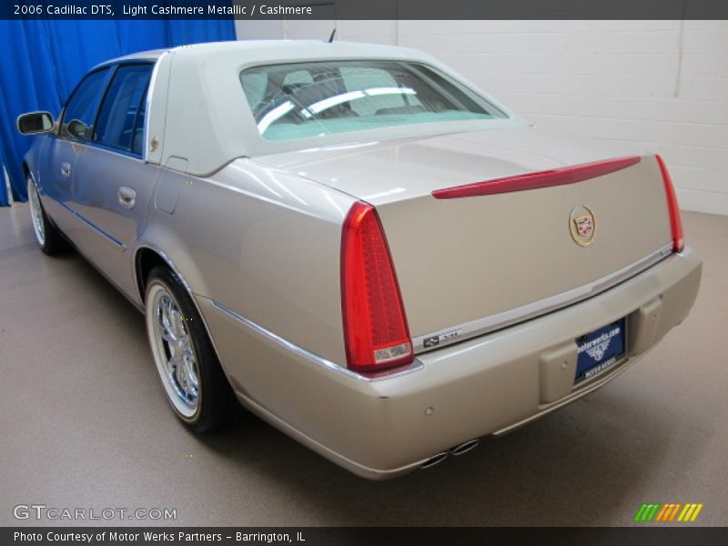 Light Cashmere Metallic / Cashmere 2006 Cadillac DTS