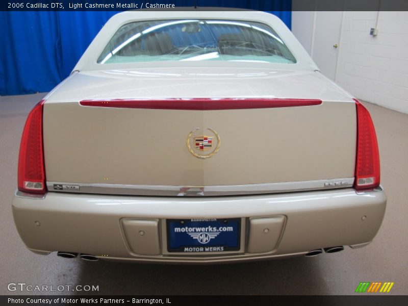 Light Cashmere Metallic / Cashmere 2006 Cadillac DTS