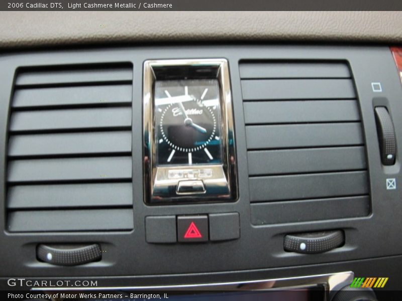 Light Cashmere Metallic / Cashmere 2006 Cadillac DTS