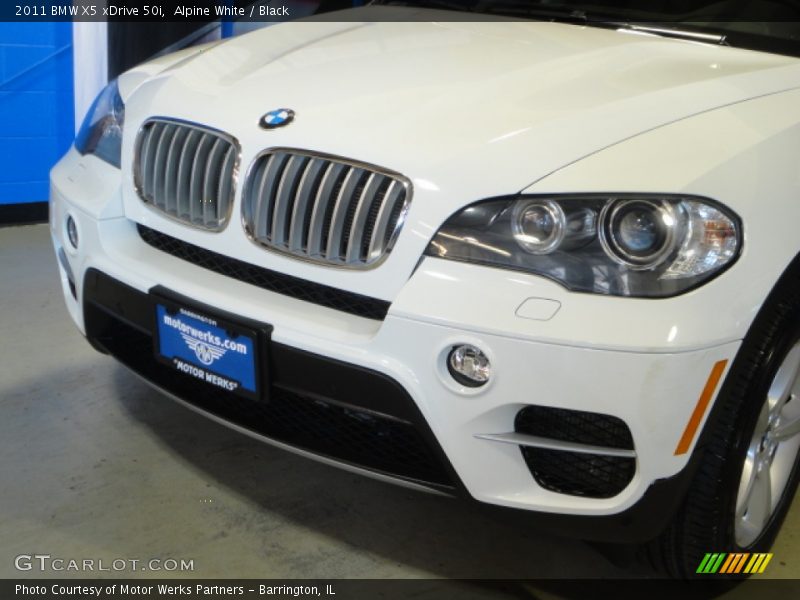 Alpine White / Black 2011 BMW X5 xDrive 50i