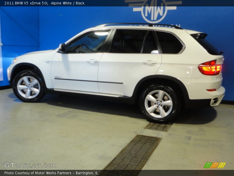 Alpine White / Black 2011 BMW X5 xDrive 50i
