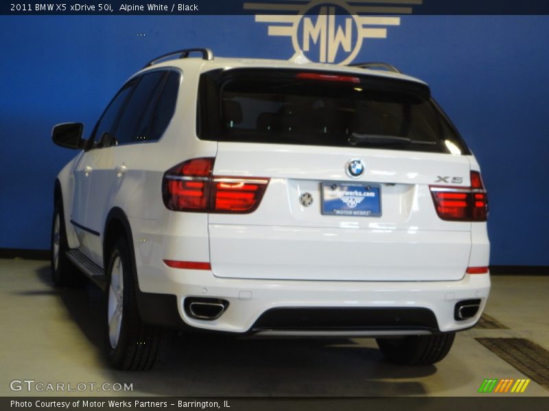 Alpine White / Black 2011 BMW X5 xDrive 50i