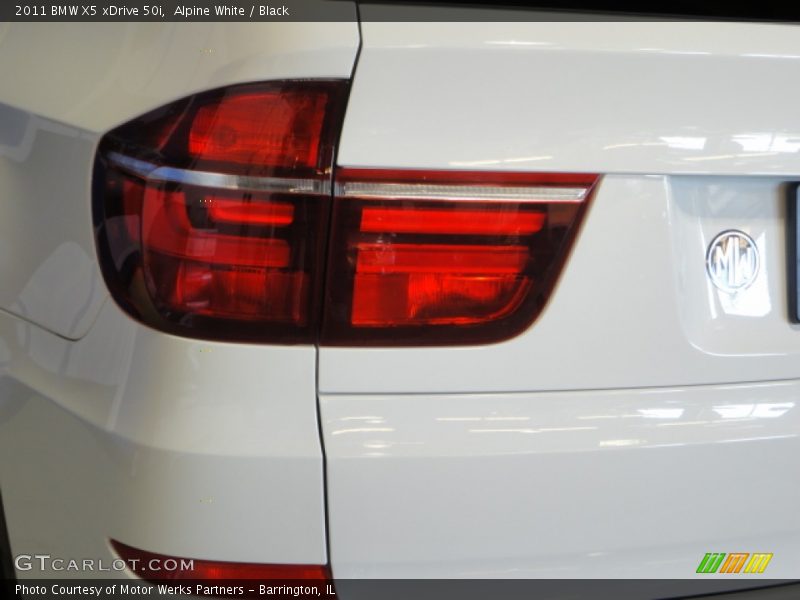 Alpine White / Black 2011 BMW X5 xDrive 50i
