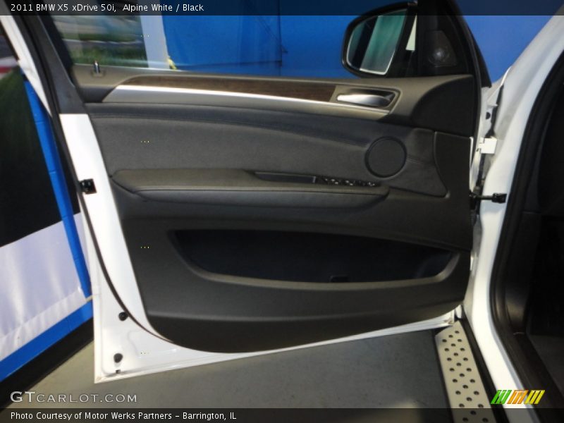 Alpine White / Black 2011 BMW X5 xDrive 50i