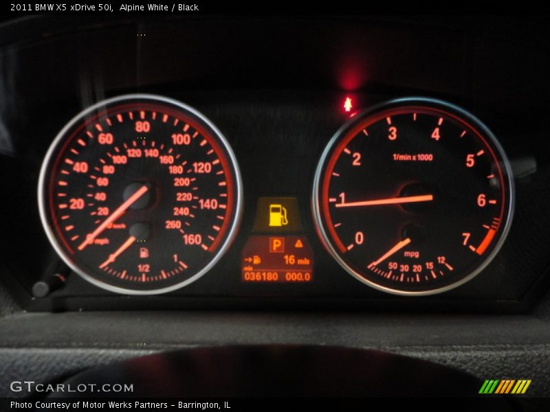 Alpine White / Black 2011 BMW X5 xDrive 50i
