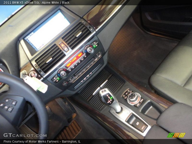 Alpine White / Black 2011 BMW X5 xDrive 50i