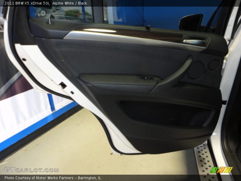 Alpine White / Black 2011 BMW X5 xDrive 50i