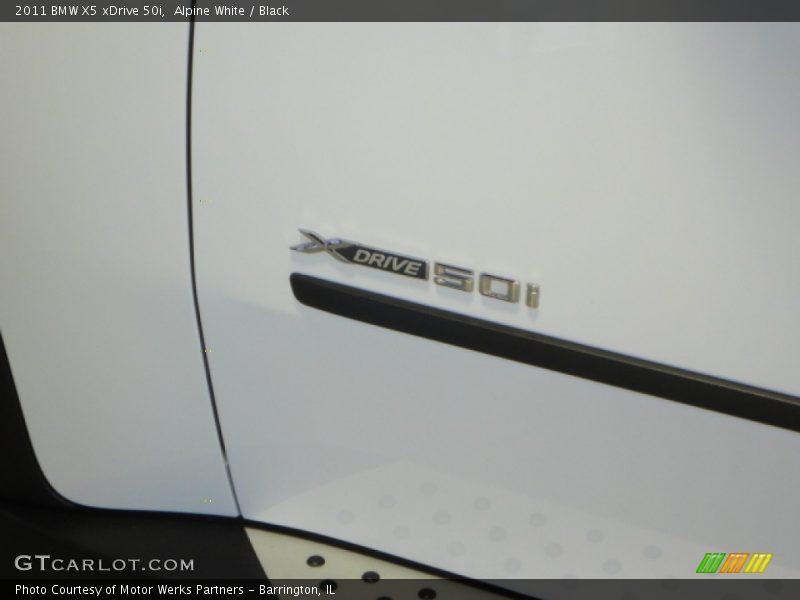 Alpine White / Black 2011 BMW X5 xDrive 50i