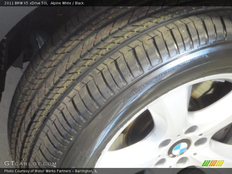 Alpine White / Black 2011 BMW X5 xDrive 50i