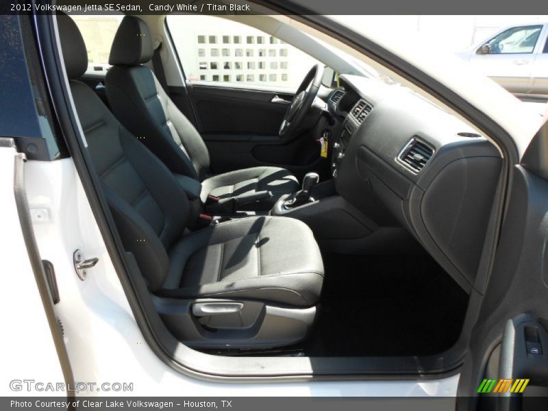 Candy White / Titan Black 2012 Volkswagen Jetta SE Sedan