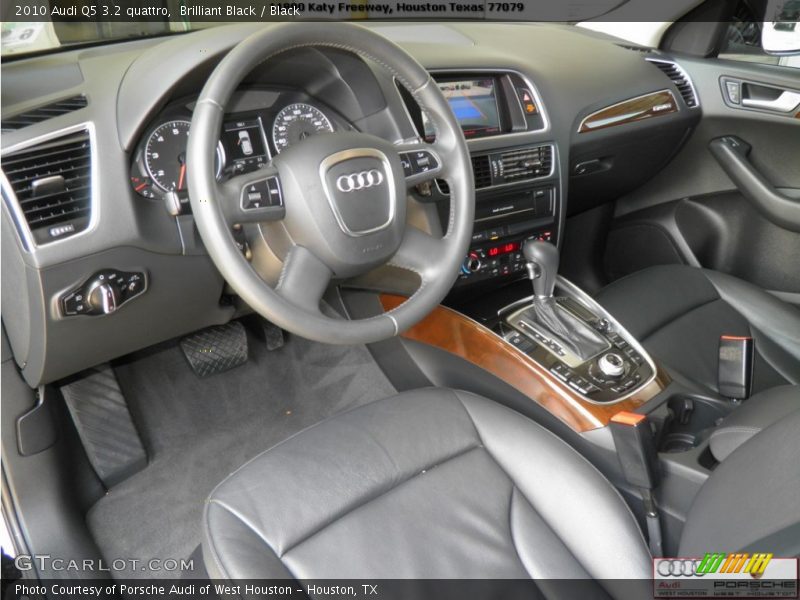 Brilliant Black / Black 2010 Audi Q5 3.2 quattro