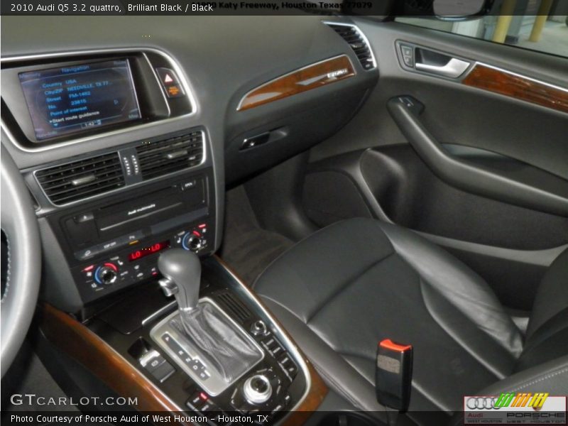 Brilliant Black / Black 2010 Audi Q5 3.2 quattro