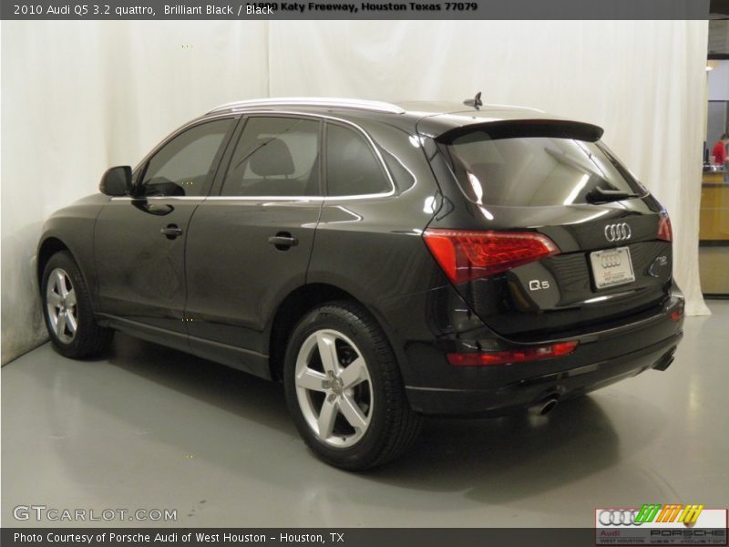 Brilliant Black / Black 2010 Audi Q5 3.2 quattro