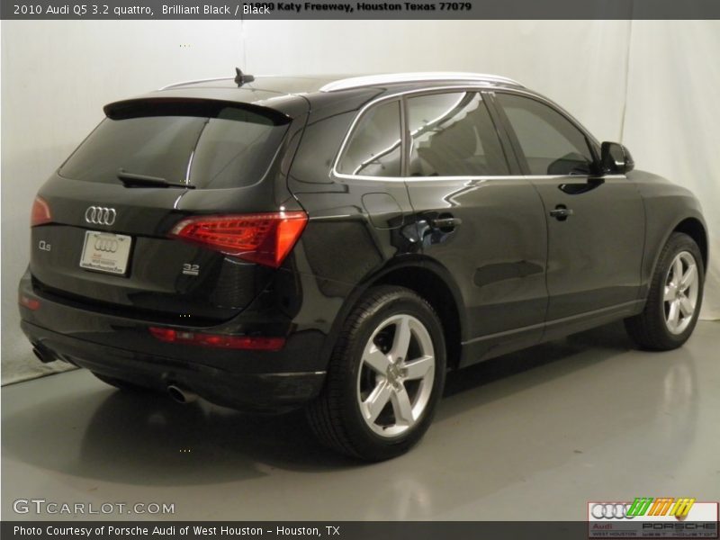 Brilliant Black / Black 2010 Audi Q5 3.2 quattro