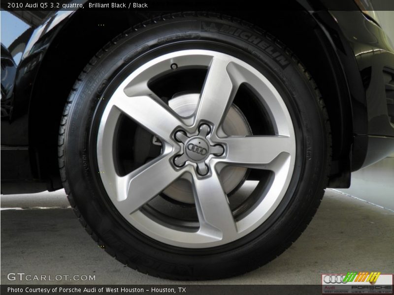 Brilliant Black / Black 2010 Audi Q5 3.2 quattro
