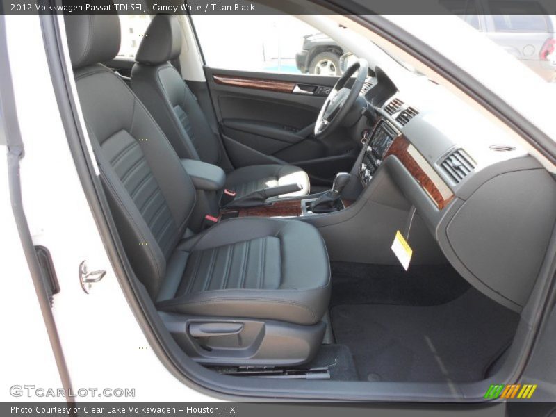 Candy White / Titan Black 2012 Volkswagen Passat TDI SEL