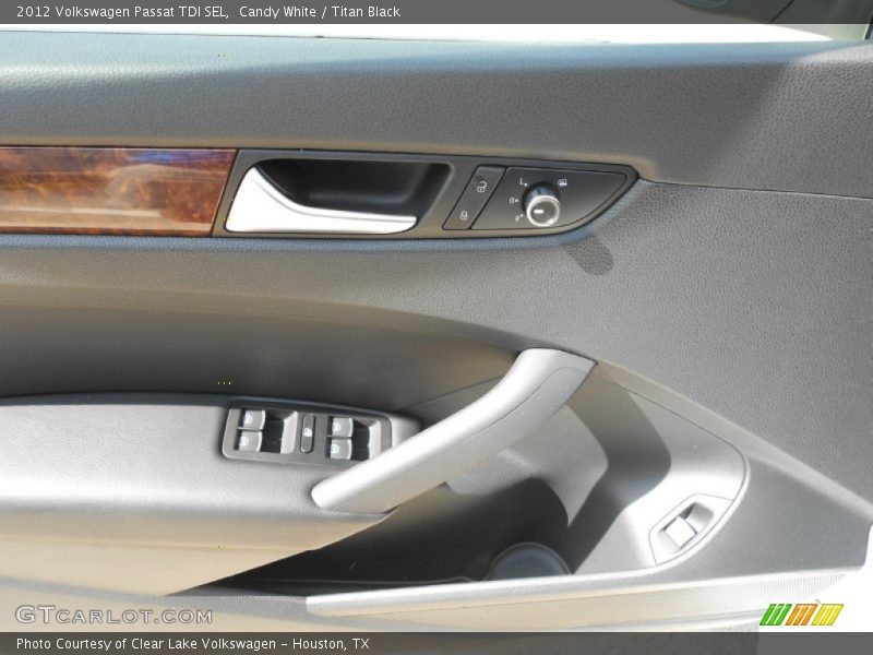 Candy White / Titan Black 2012 Volkswagen Passat TDI SEL