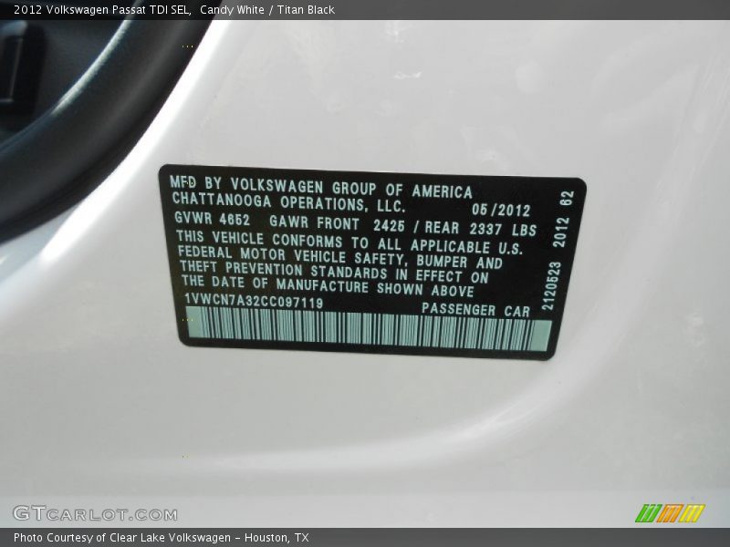 Candy White / Titan Black 2012 Volkswagen Passat TDI SEL