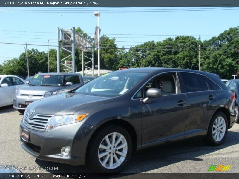 Magnetic Gray Metallic / Gray 2010 Toyota Venza I4