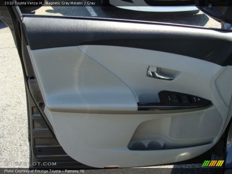 Magnetic Gray Metallic / Gray 2010 Toyota Venza I4