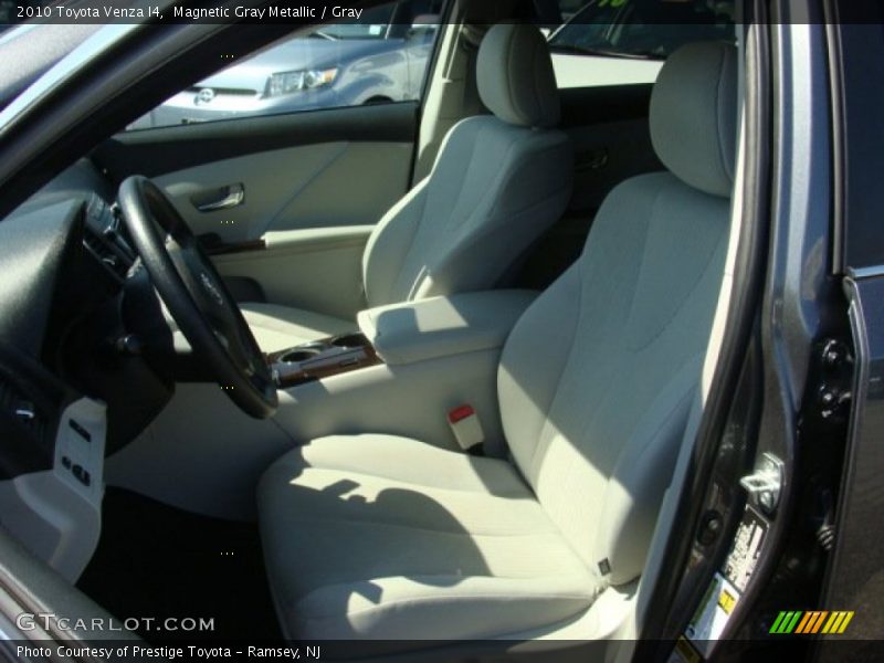 Magnetic Gray Metallic / Gray 2010 Toyota Venza I4