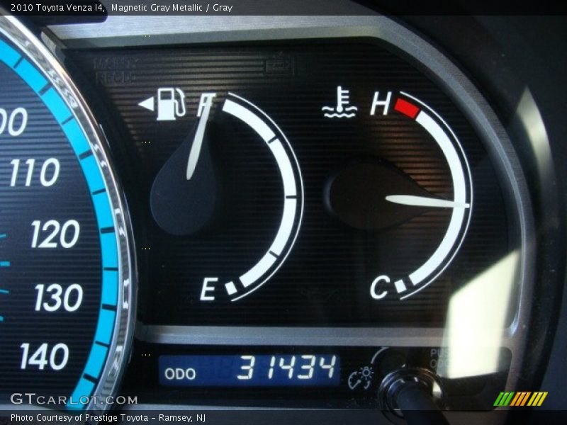 Magnetic Gray Metallic / Gray 2010 Toyota Venza I4