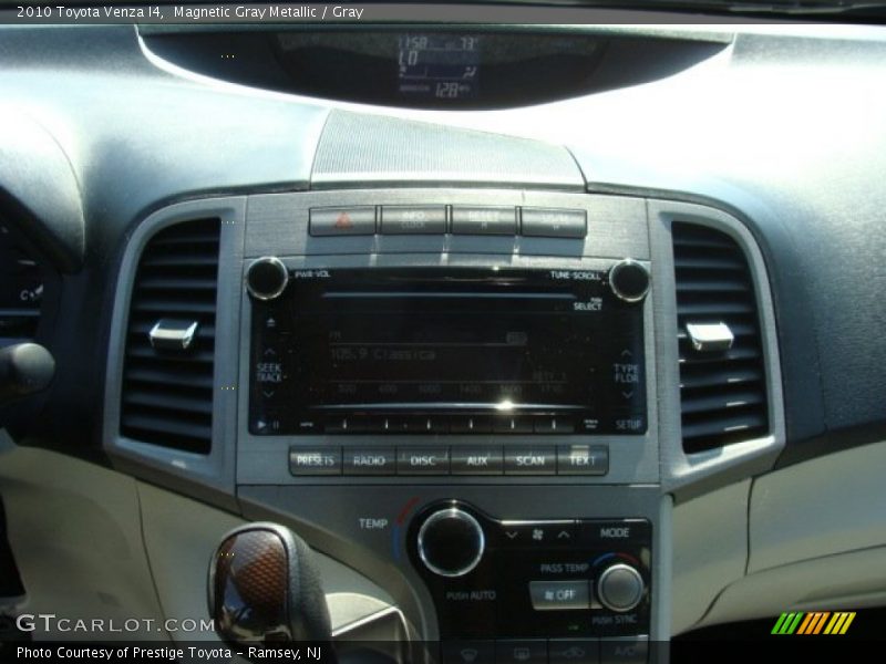 Magnetic Gray Metallic / Gray 2010 Toyota Venza I4