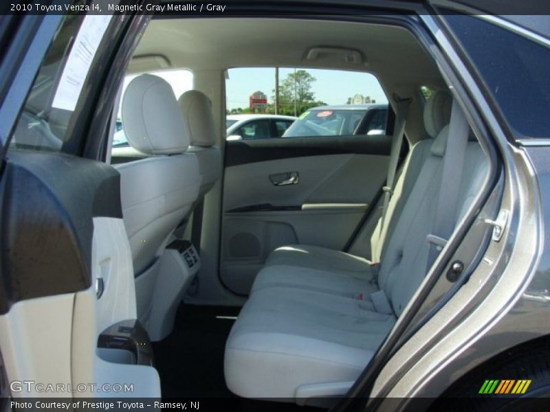 Magnetic Gray Metallic / Gray 2010 Toyota Venza I4