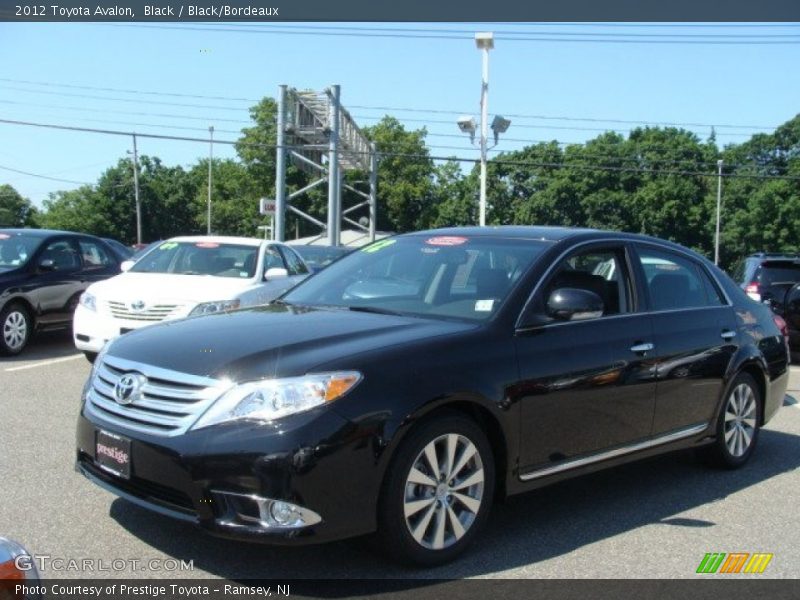 Black / Black/Bordeaux 2012 Toyota Avalon
