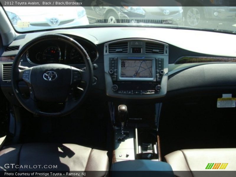 Black / Black/Bordeaux 2012 Toyota Avalon