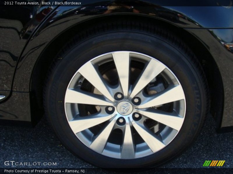 Black / Black/Bordeaux 2012 Toyota Avalon