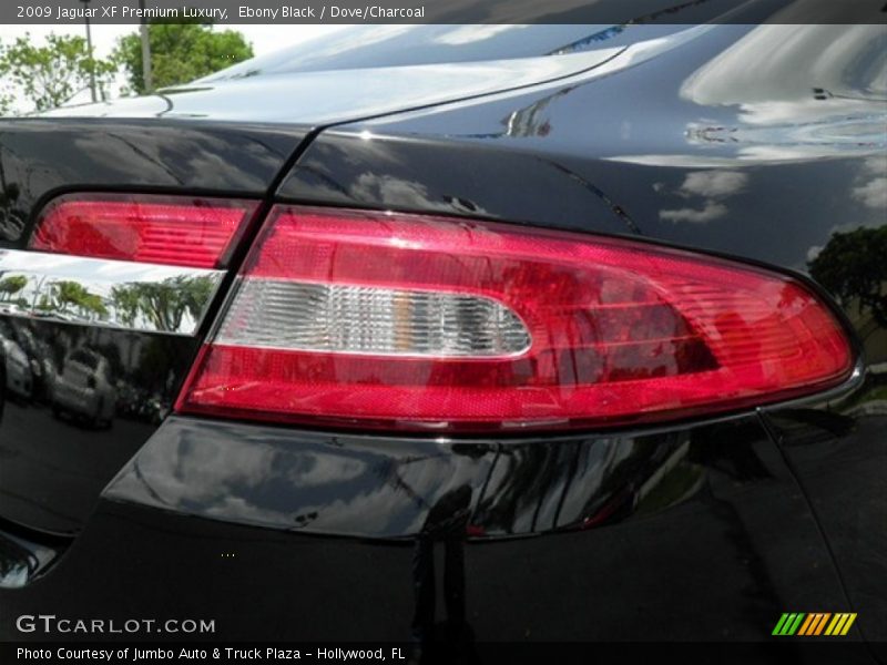 Ebony Black / Dove/Charcoal 2009 Jaguar XF Premium Luxury