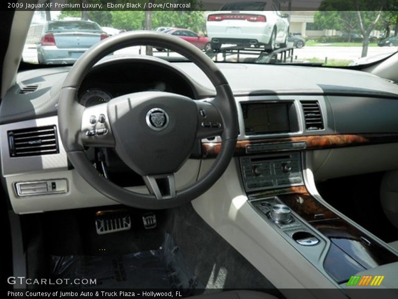 Ebony Black / Dove/Charcoal 2009 Jaguar XF Premium Luxury