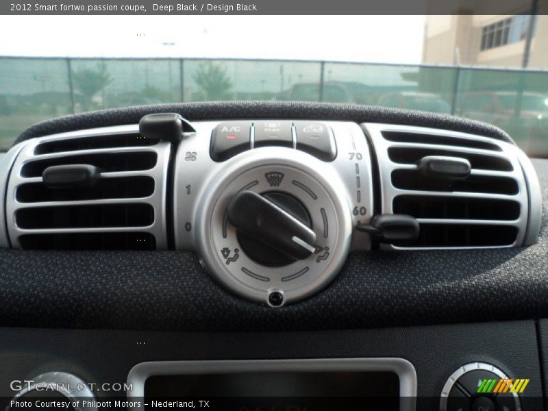 Controls of 2012 fortwo passion coupe