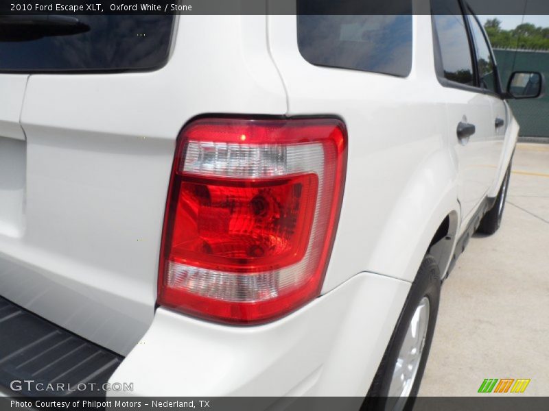 Oxford White / Stone 2010 Ford Escape XLT