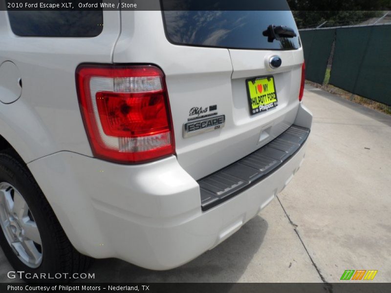 Oxford White / Stone 2010 Ford Escape XLT
