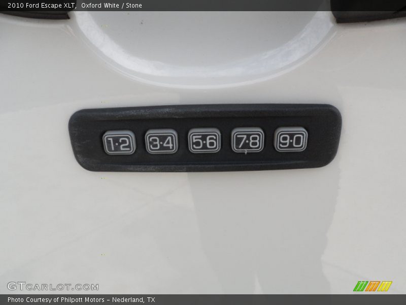 Oxford White / Stone 2010 Ford Escape XLT
